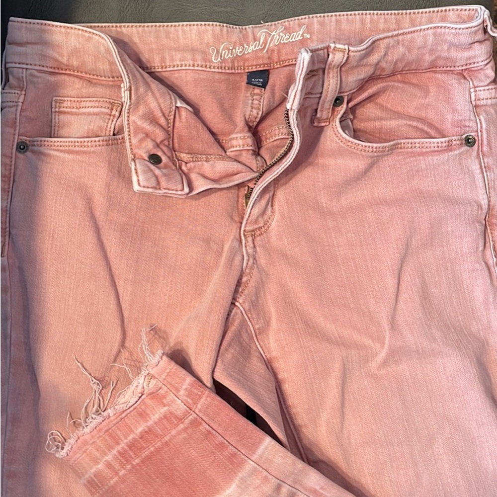 Women’s size 4 universal thread skinny jeans